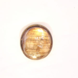 Gold Sheen Sapphire with strong gold aurora effect and asterism